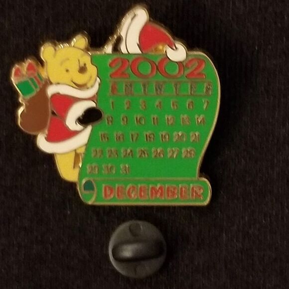 Disney Pin Winnie the Pooh December 2002 Calendar Santa Holiday Xmas VTG 16387 - Picture 3 of 8